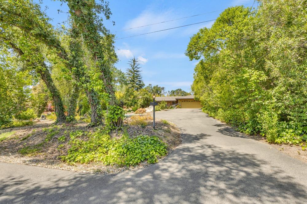 8040 Creekside Lane