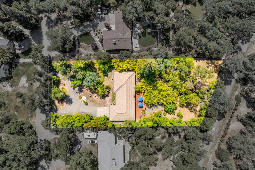 8040 Creekside Lane