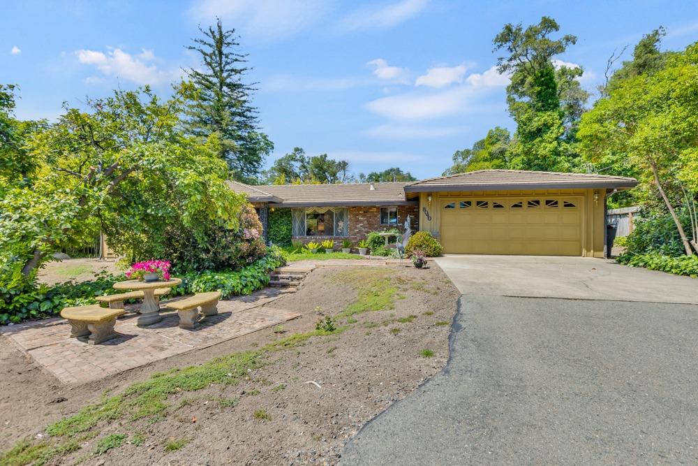 8040 Creekside Lane