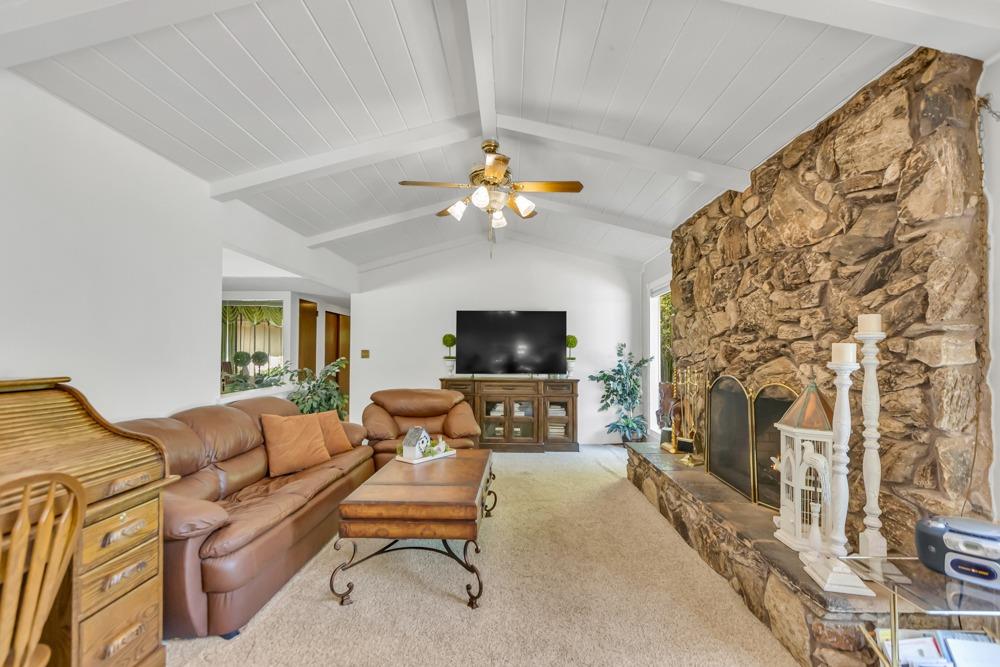 8040 Creekside Lane