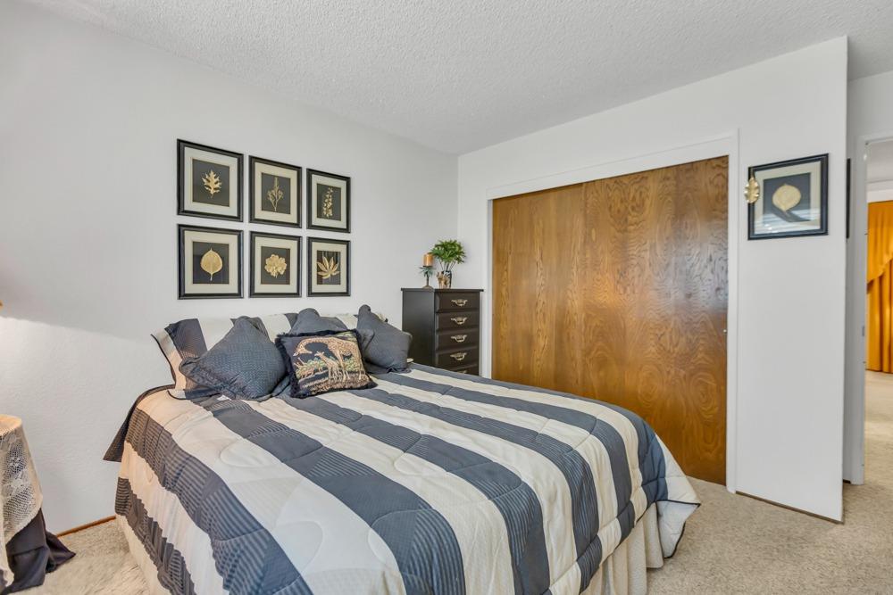 8040 Creekside Lane