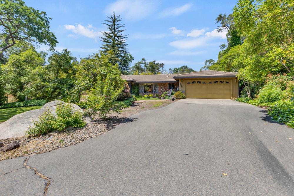 8040 Creekside Lane