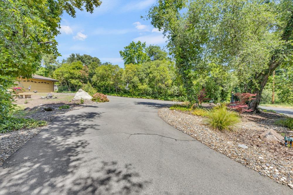 8040 Creekside Lane