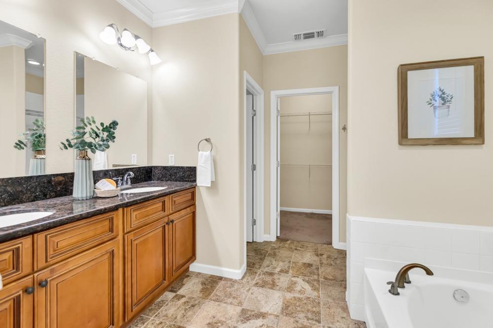 7885 Monaldo Walk