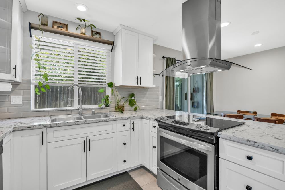 6541 Bitterbush Way