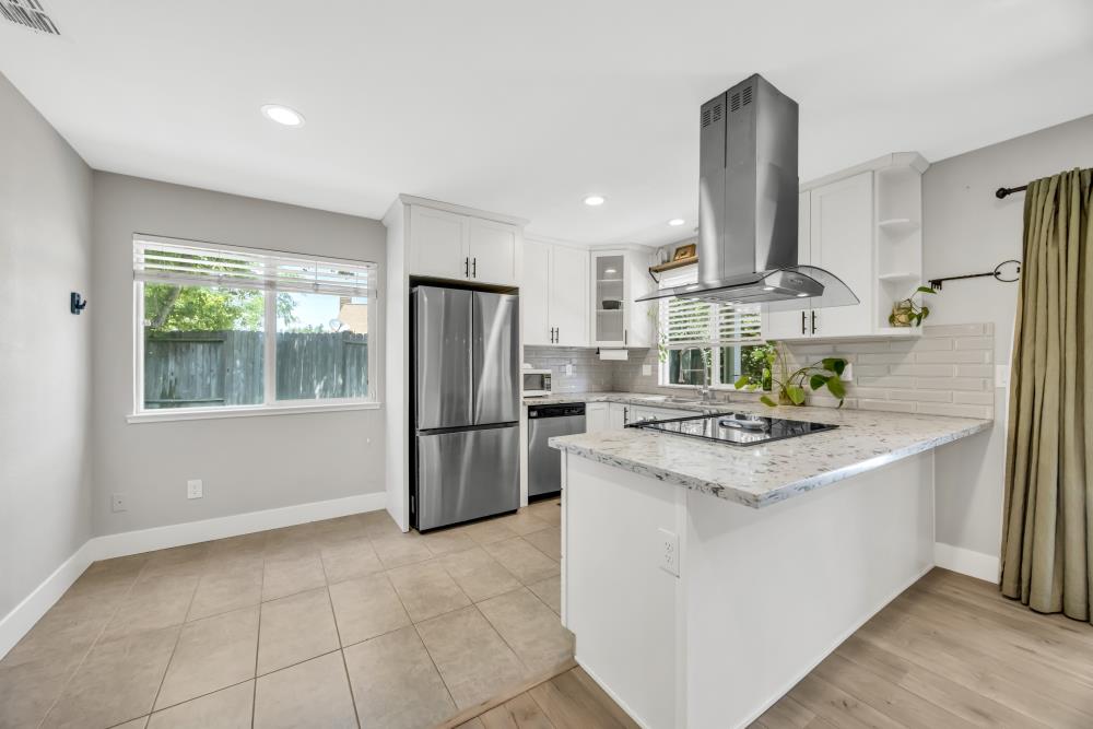 6541 Bitterbush Way