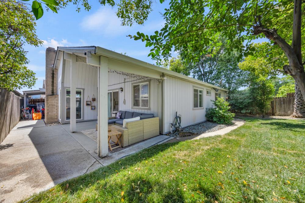 6541 Bitterbush Way