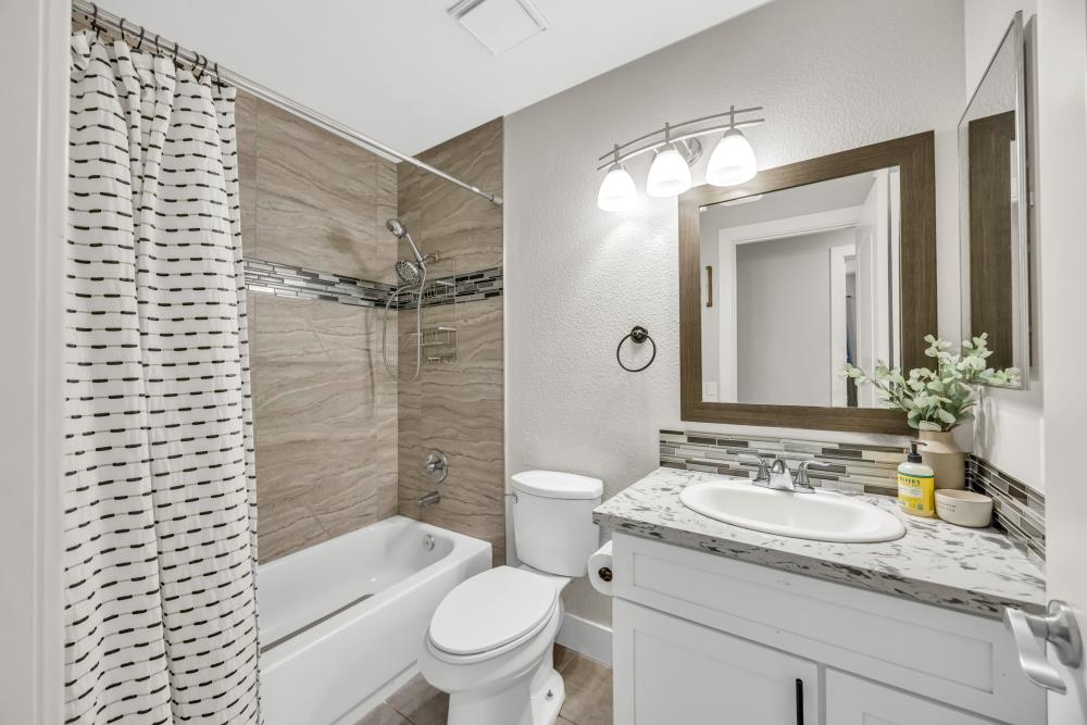 6541 Bitterbush Way