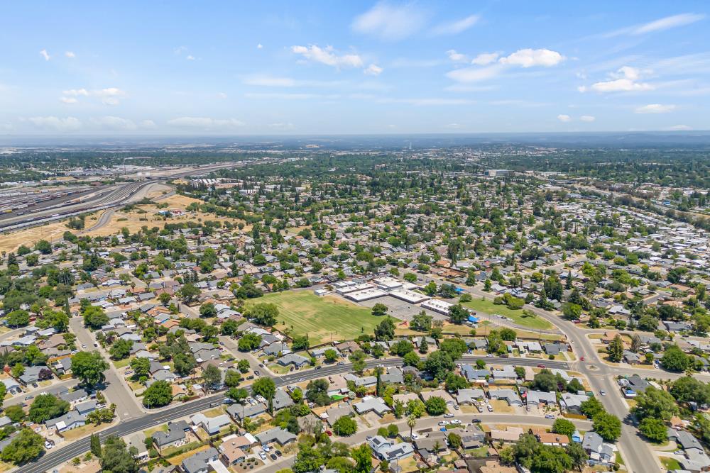 6541 Bitterbush Way