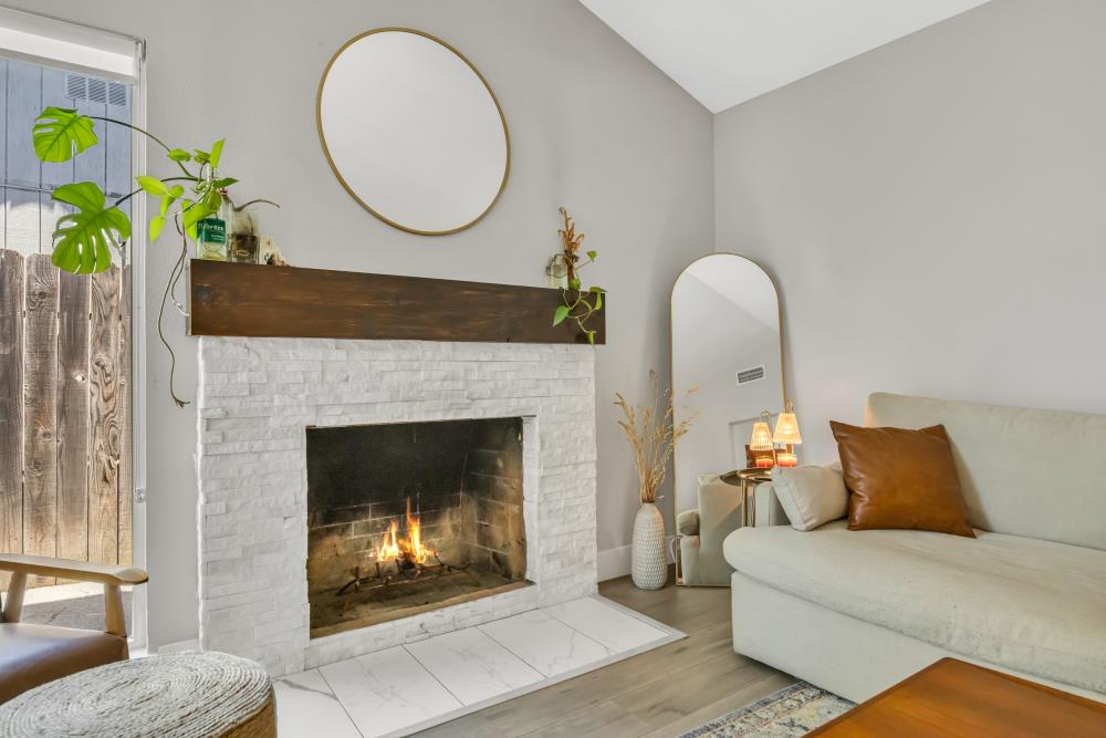 6541 Bitterbush Way