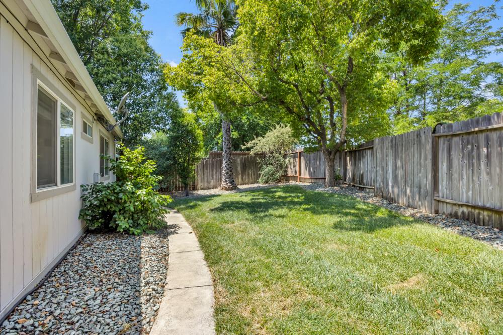 6541 Bitterbush Way