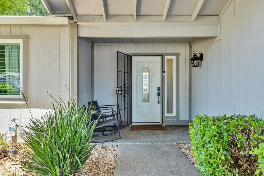 6541 Bitterbush Way