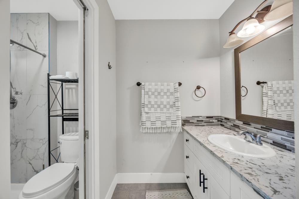6541 Bitterbush Way