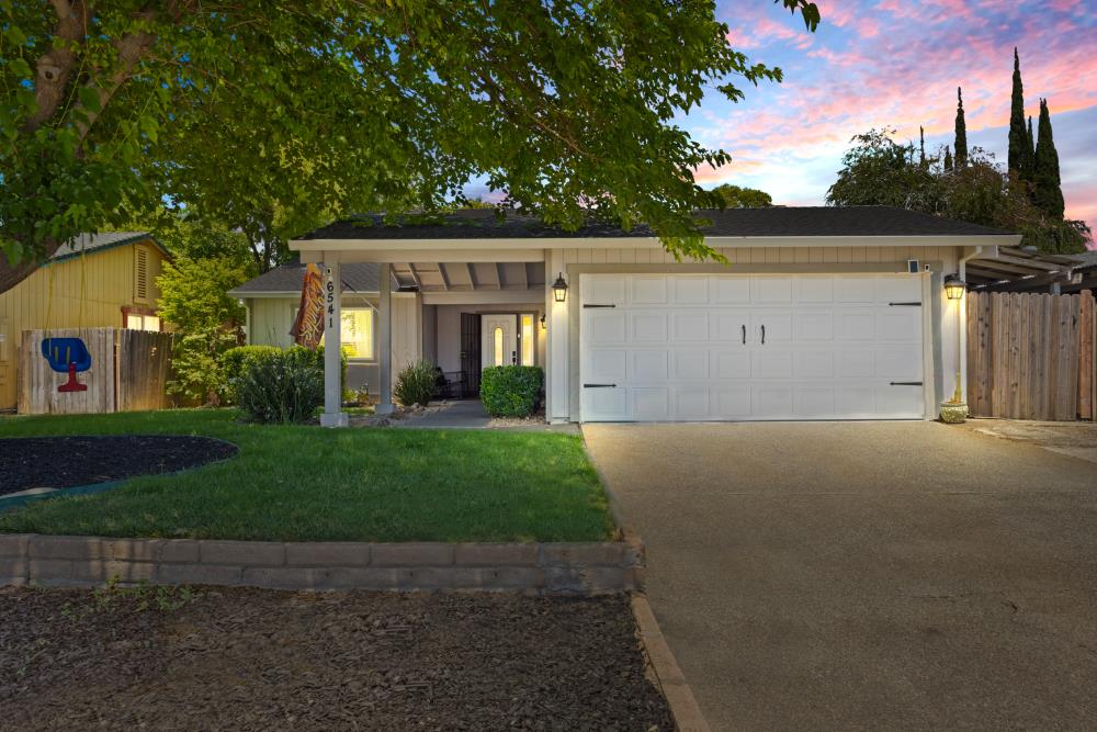 6541 Bitterbush Way