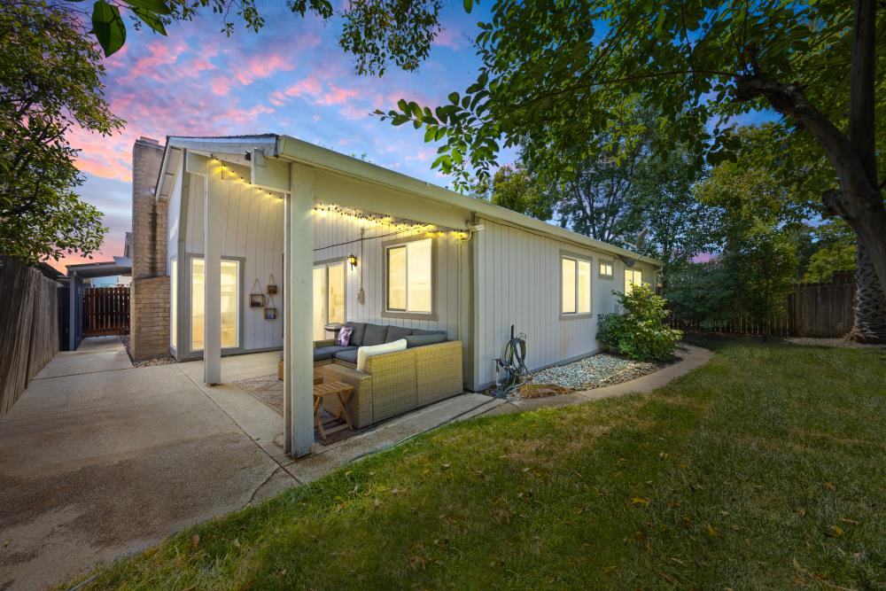 6541 Bitterbush Way