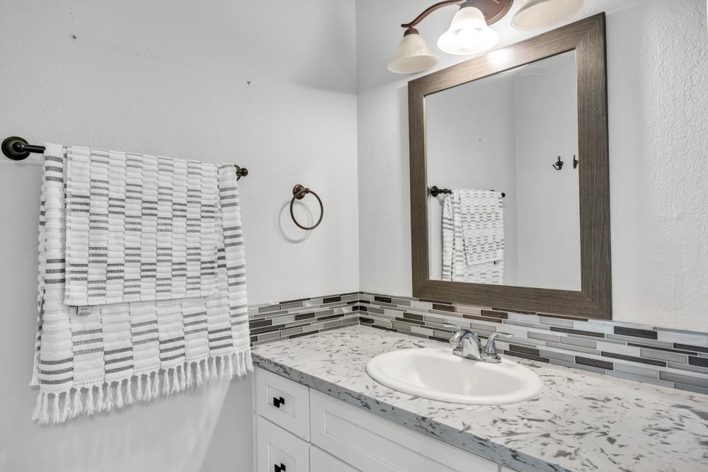 6541 Bitterbush Way