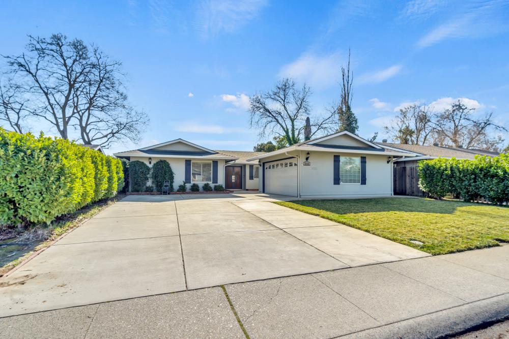 2532 Warrego Way