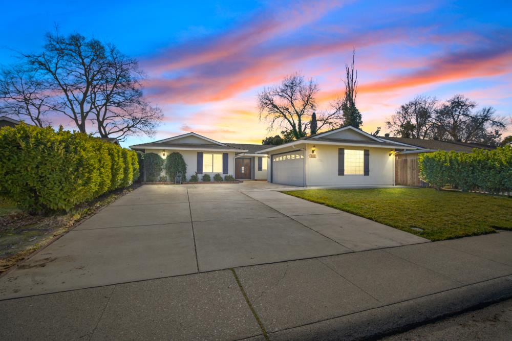 2532 Warrego Way