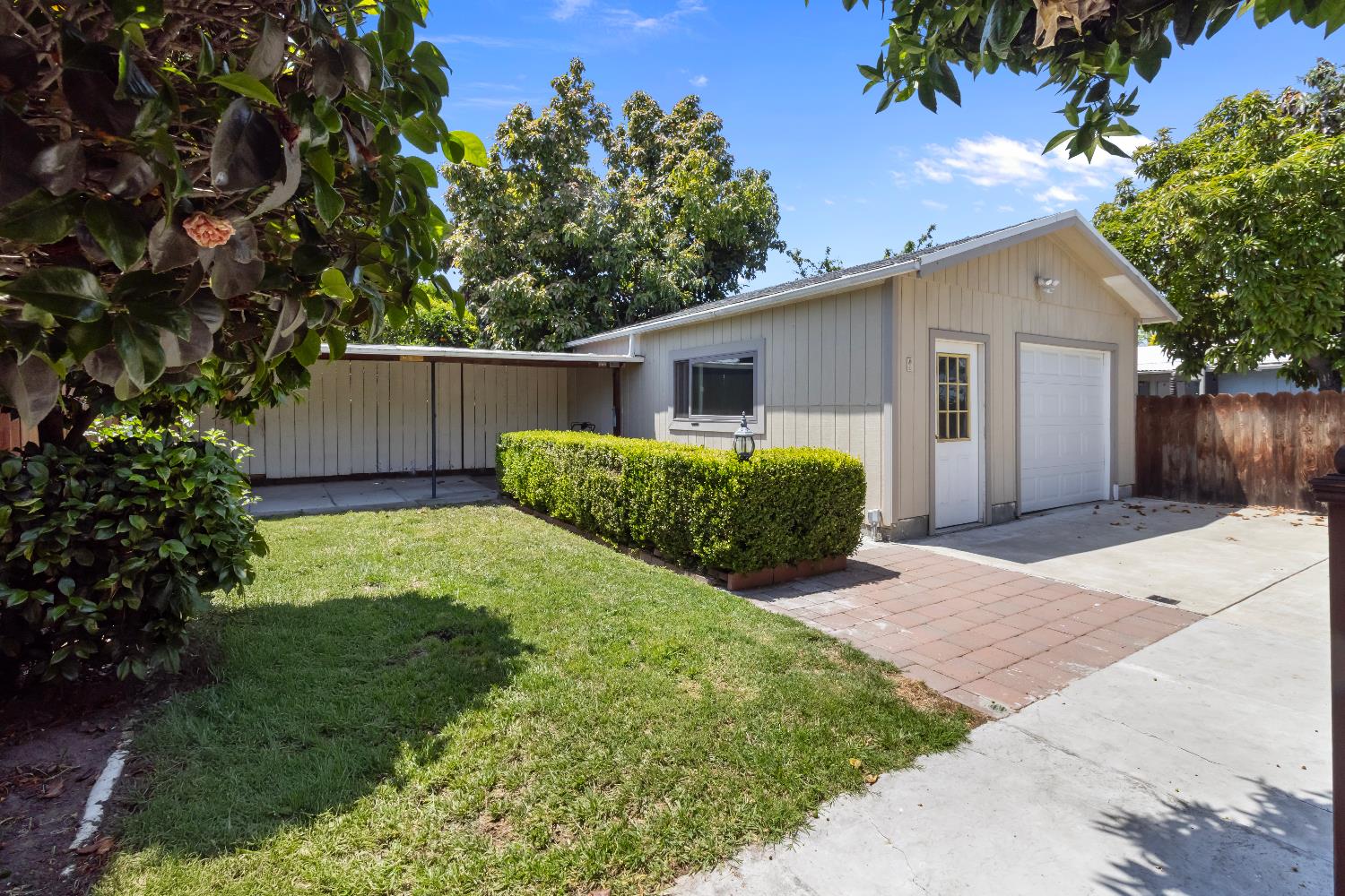523 W Merle Court
