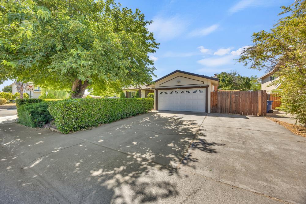 10449 Reymouth Avenue