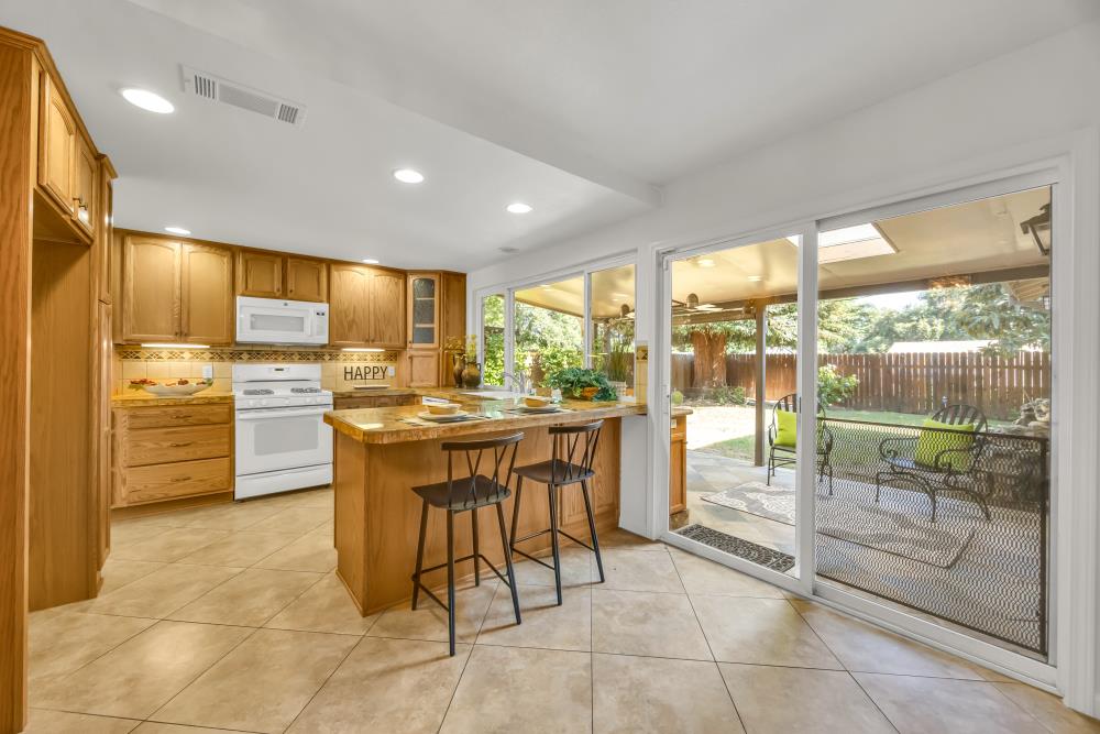 7045 Woodmore Oaks Drive