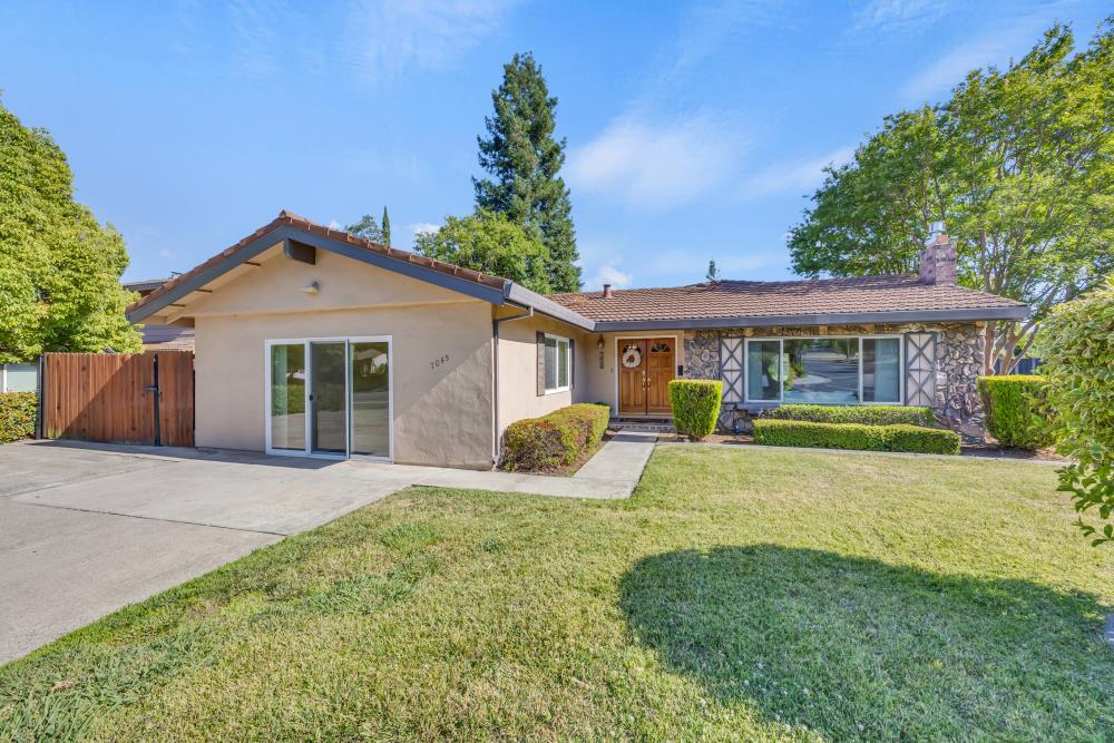 7045 Woodmore Oaks Drive