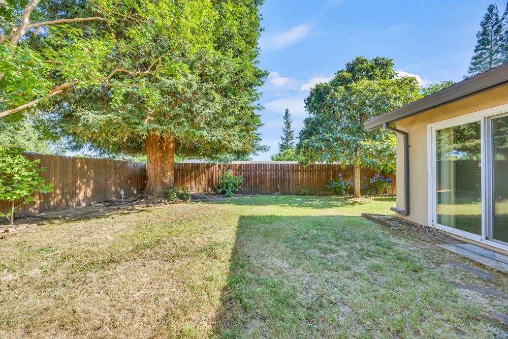 7045 Woodmore Oaks Drive