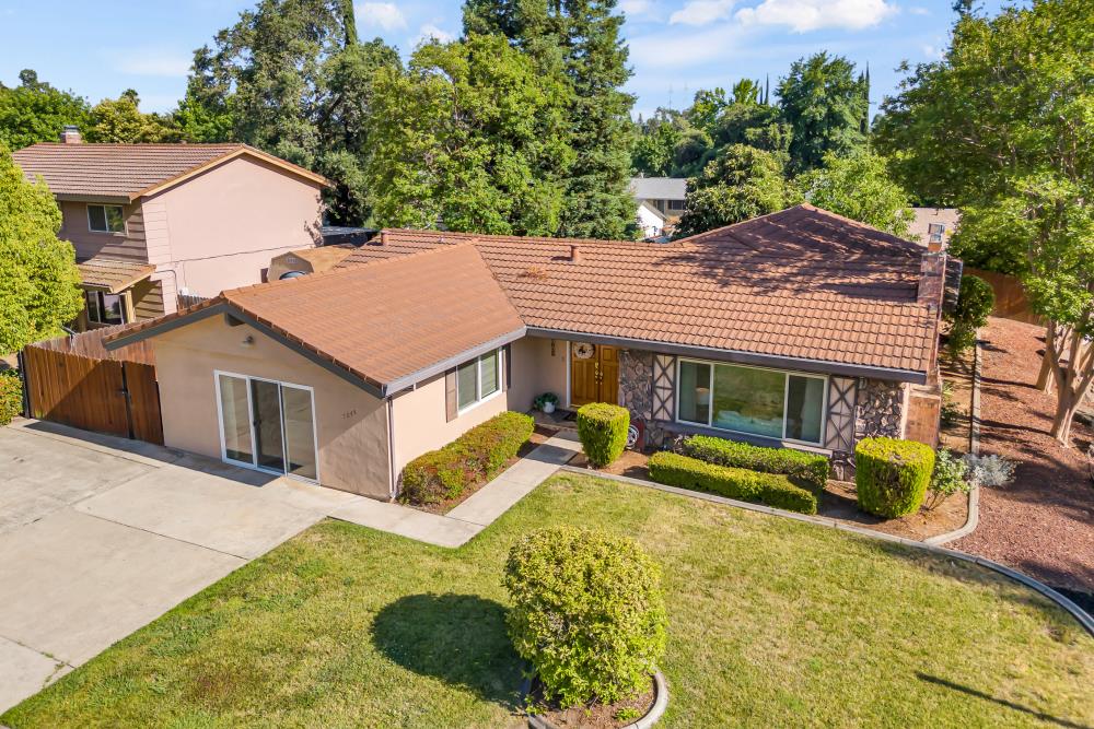 7045 Woodmore Oaks Drive