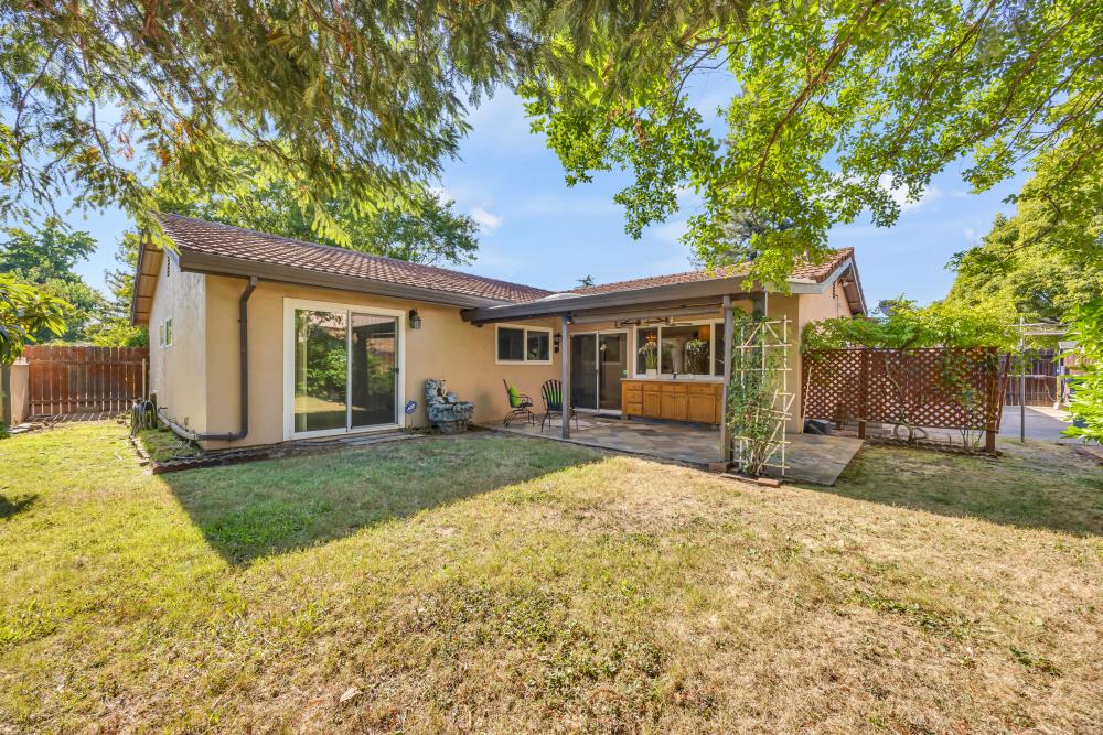 7045 Woodmore Oaks Drive