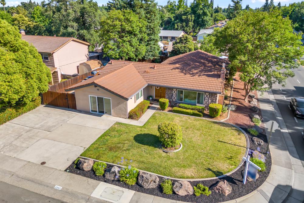 7045 Woodmore Oaks Drive