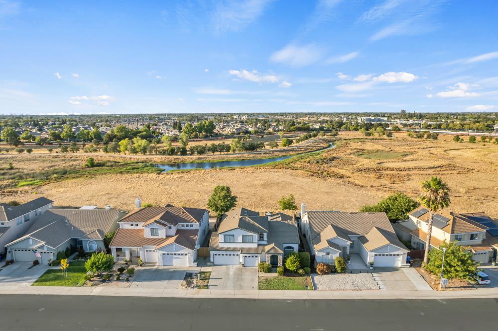 8225 Wooded Brook Drive