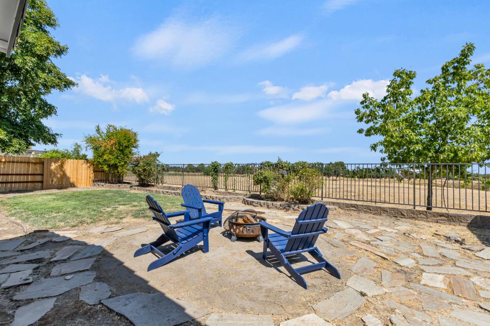 8225 Wooded Brook Drive