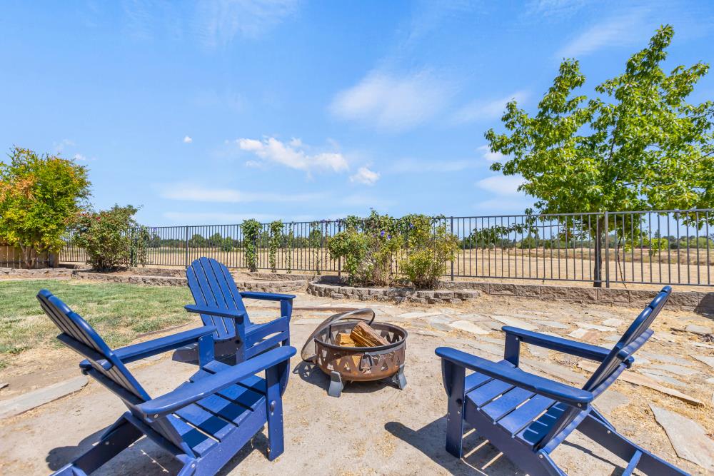 8225 Wooded Brook Drive