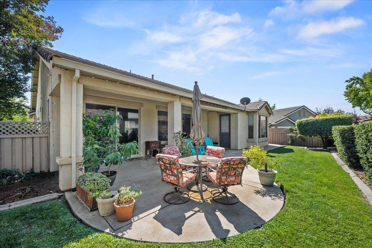 1728 Leander Lane