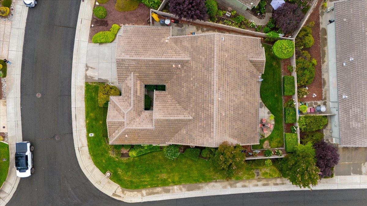 1728 Leander Lane