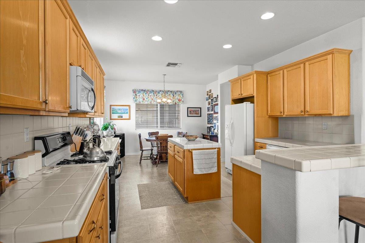 1728 Leander Lane
