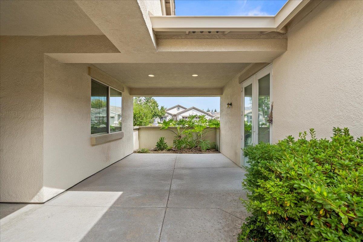 1728 Leander Lane