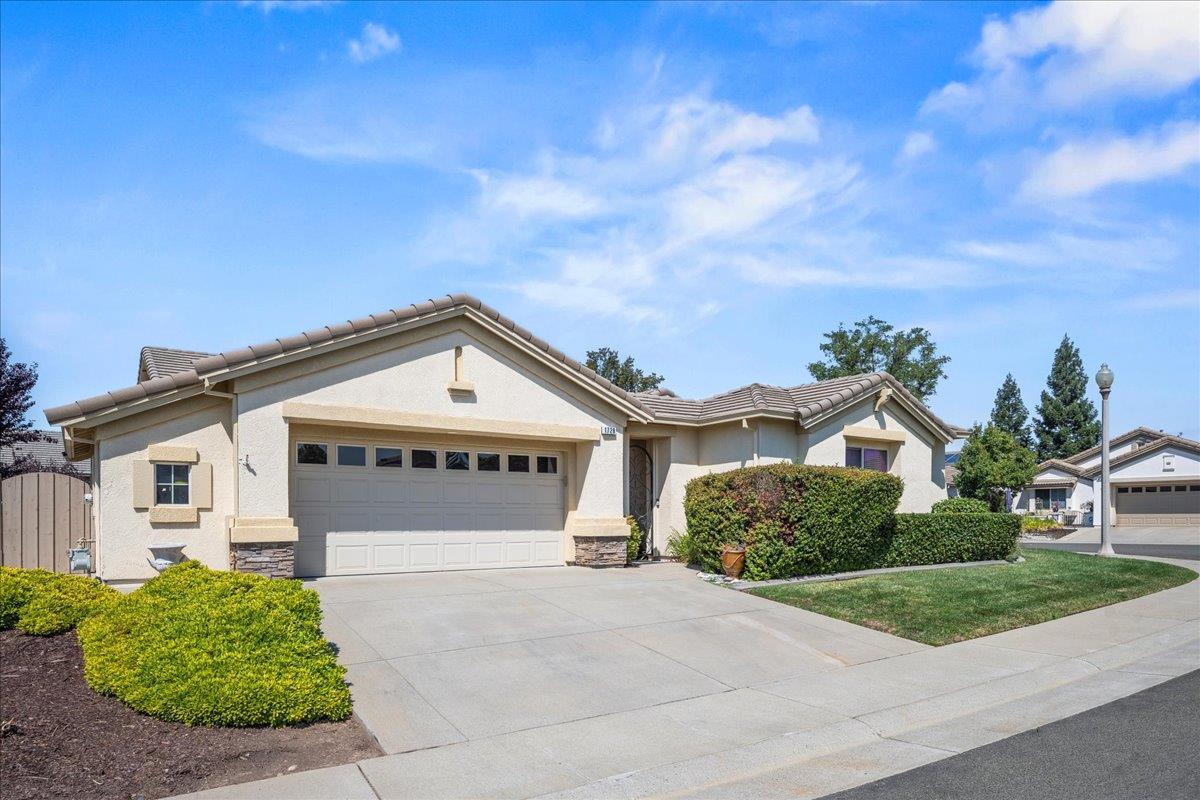 1728 Leander Lane