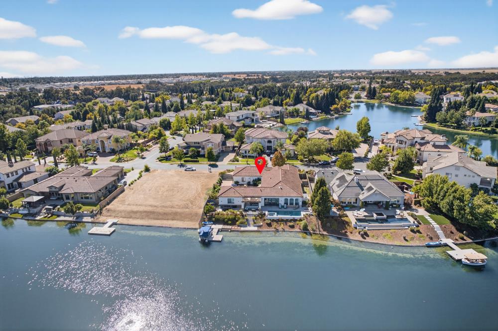 8712 Wentworth Court
