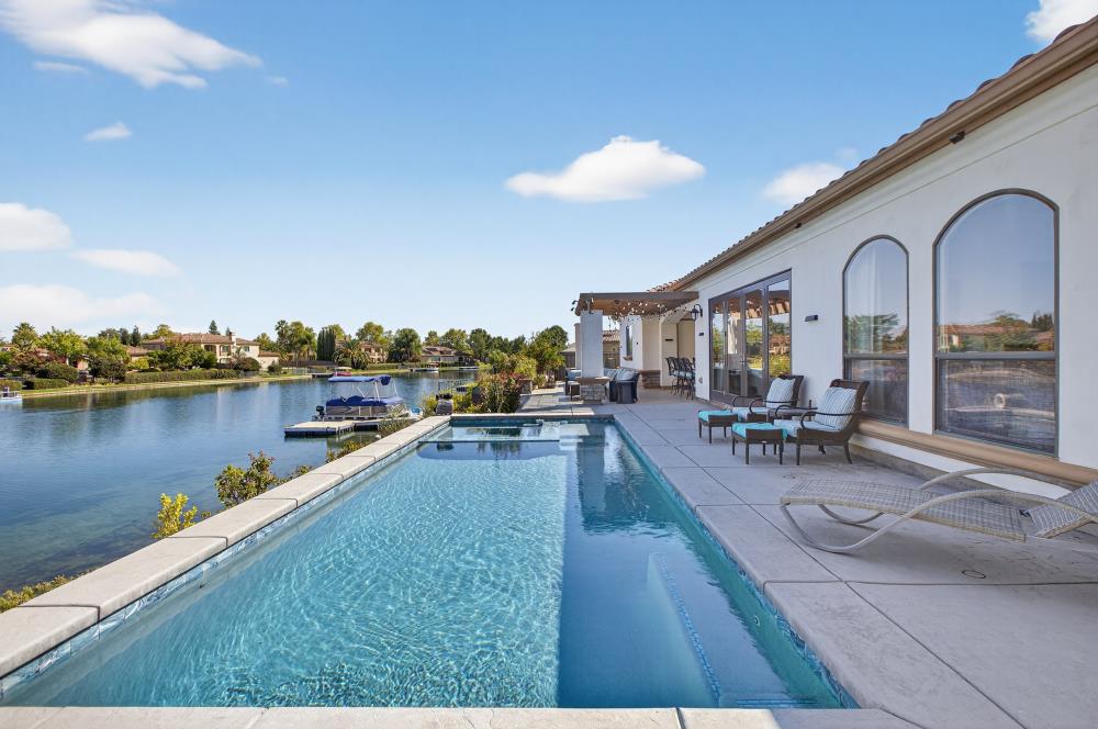 8712 Wentworth Court