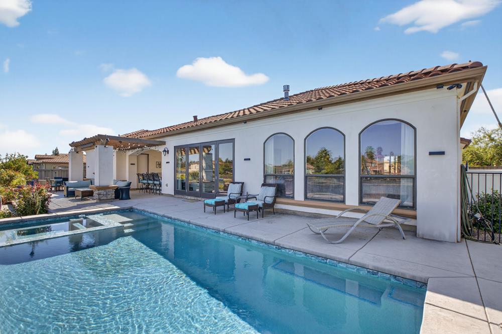 8712 Wentworth Court