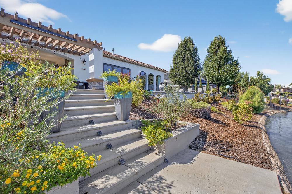 8712 Wentworth Court
