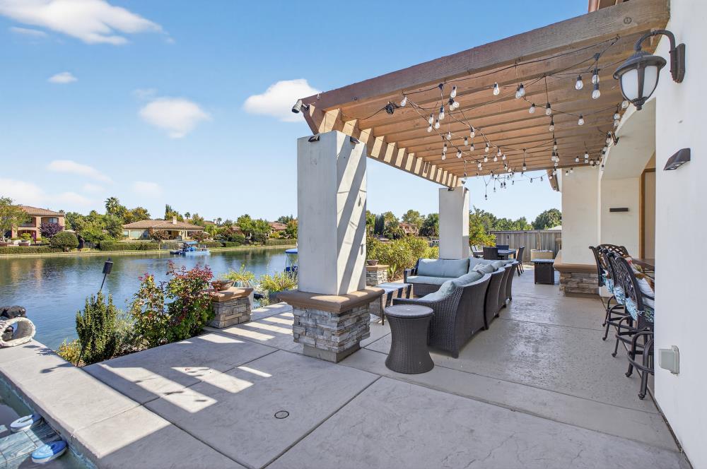 8712 Wentworth Court