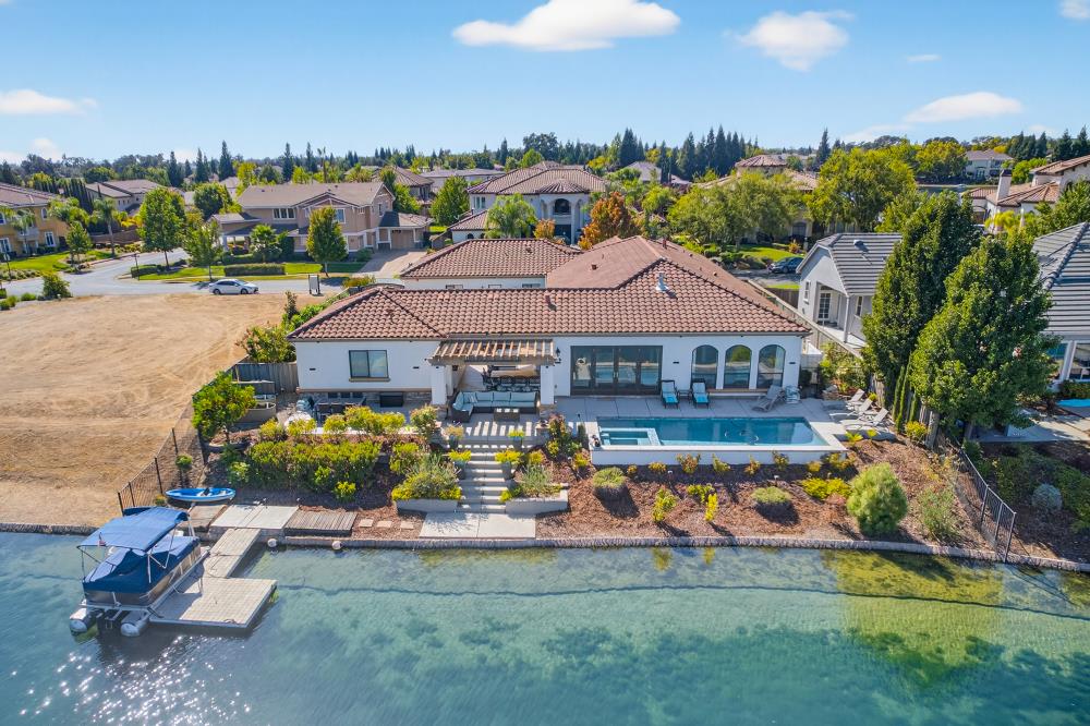 8712 Wentworth Court