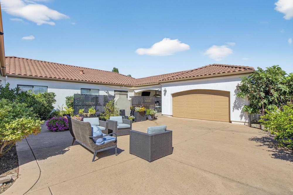 8712 Wentworth Court