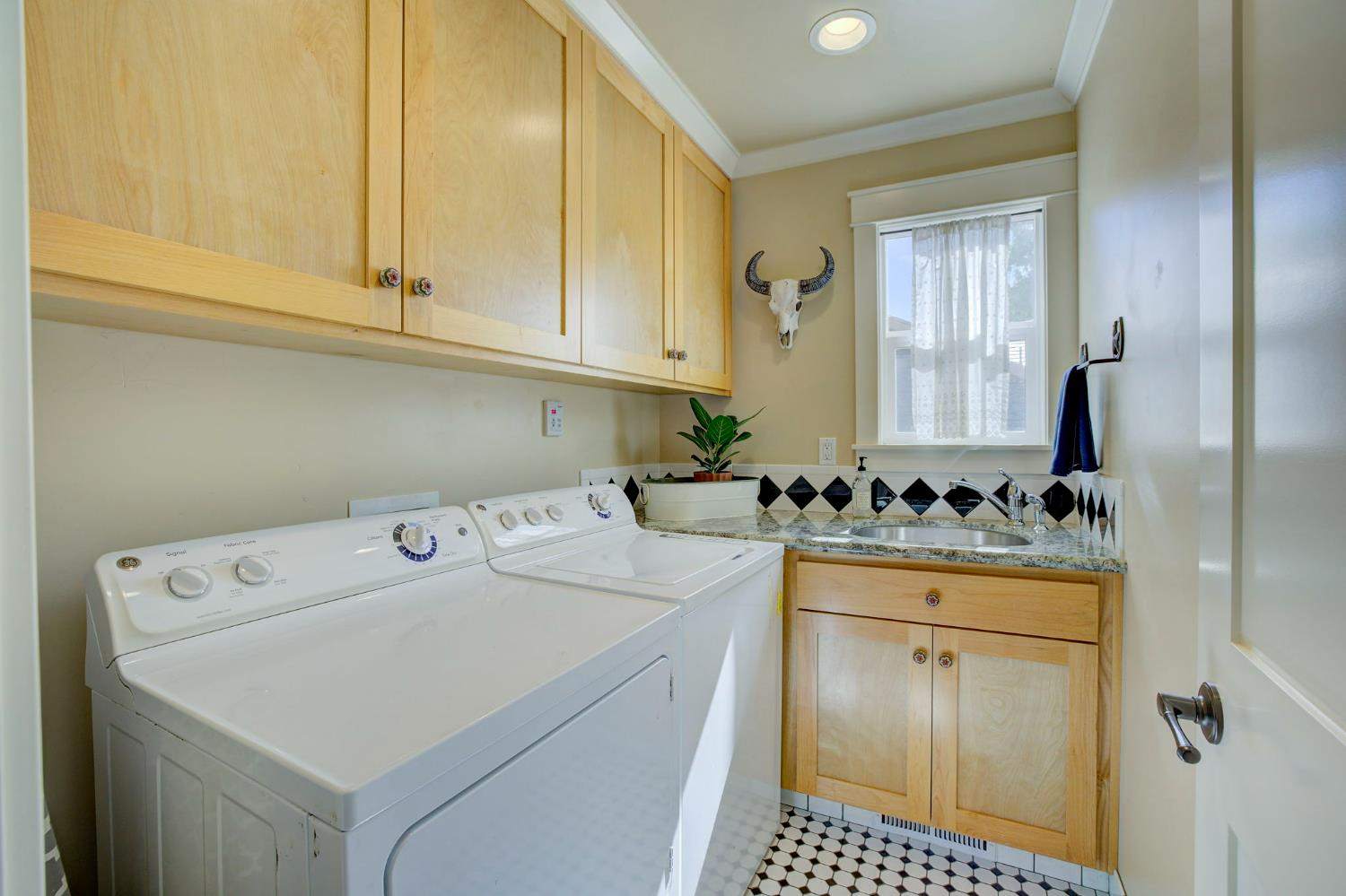 5924 Walnut Street
