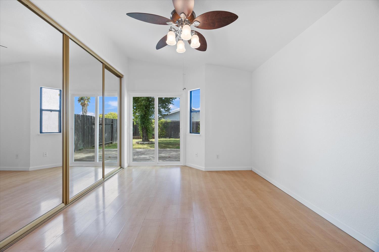 1002 Wabash Court