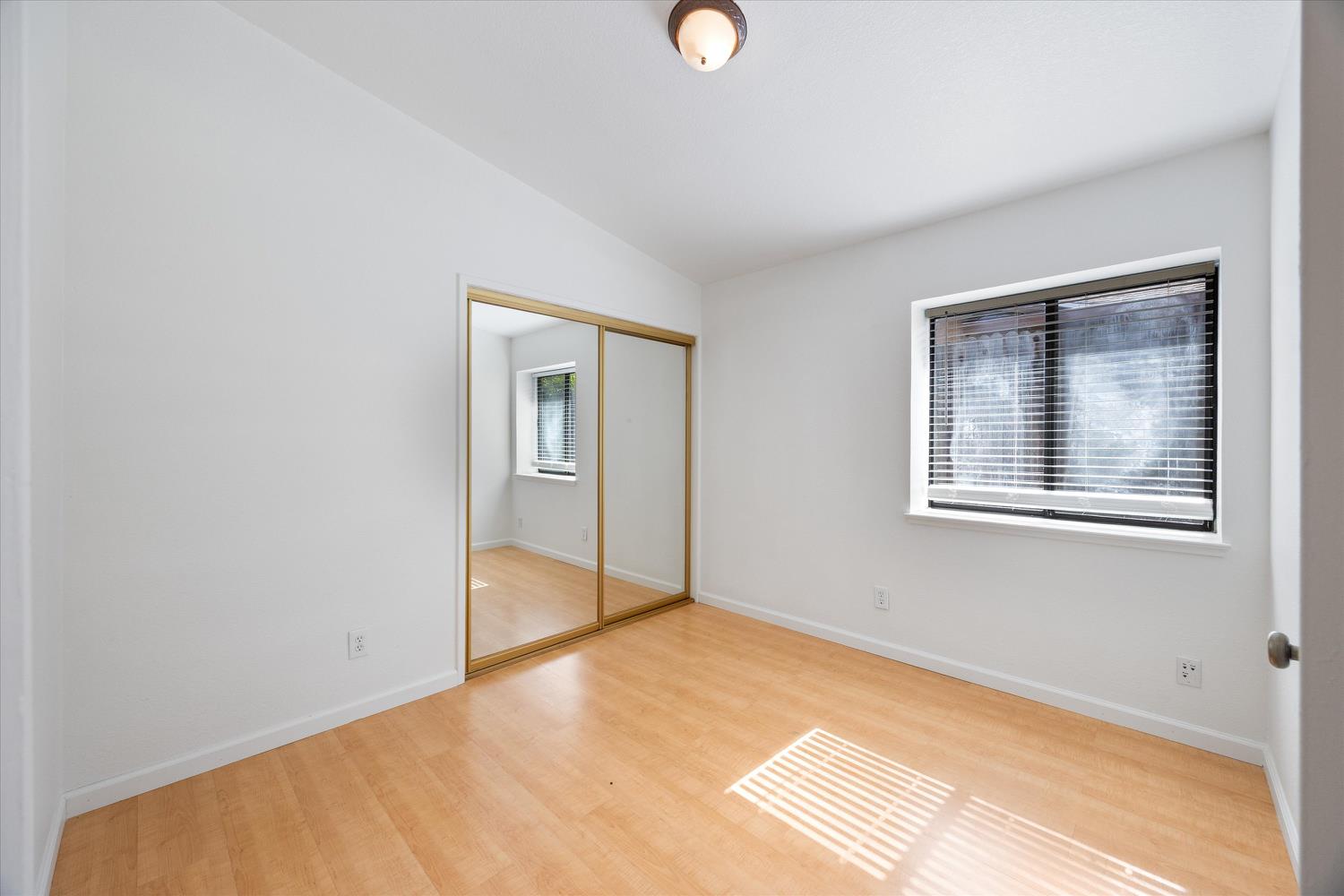1002 Wabash Court