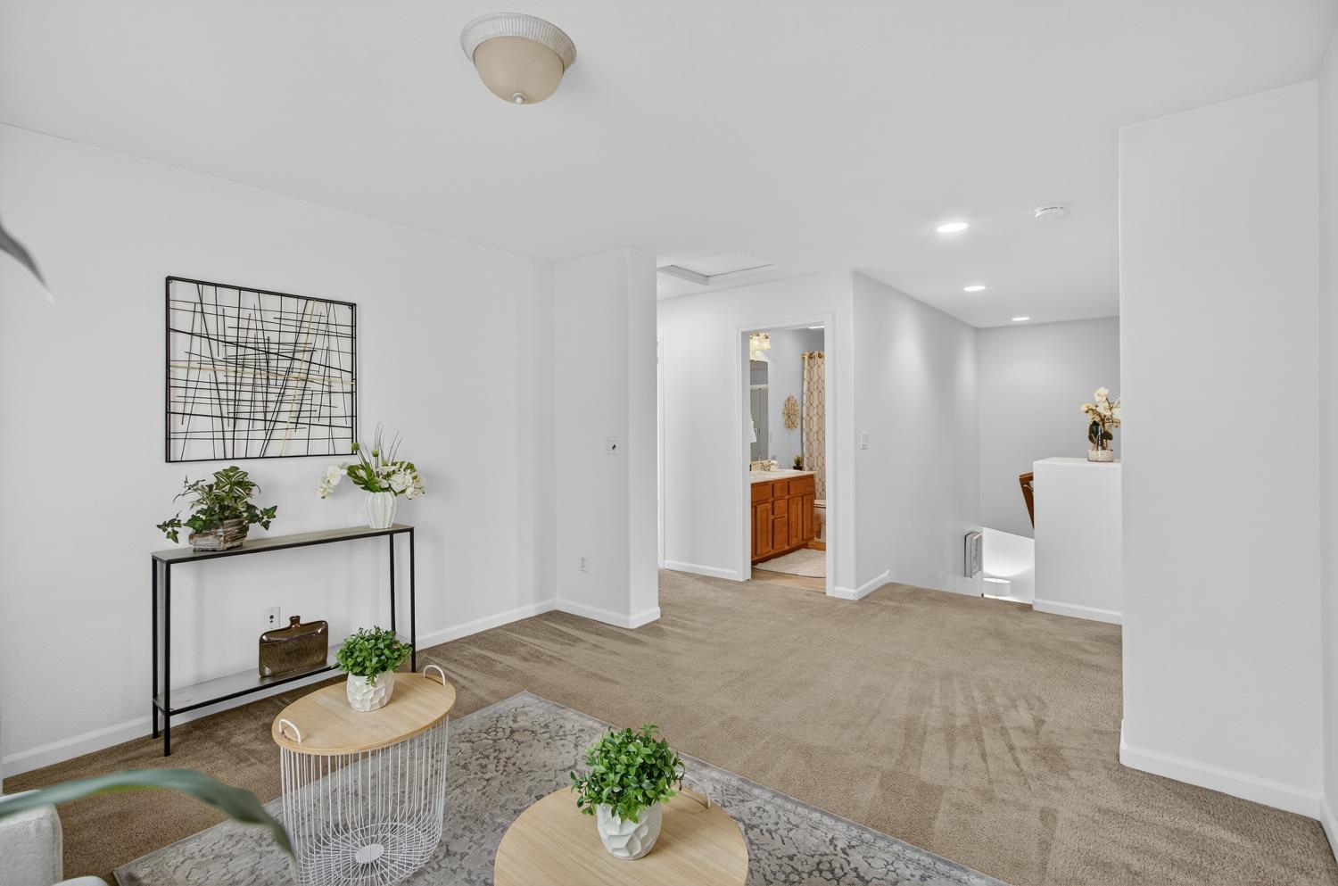 668 WHITFIELD Lane