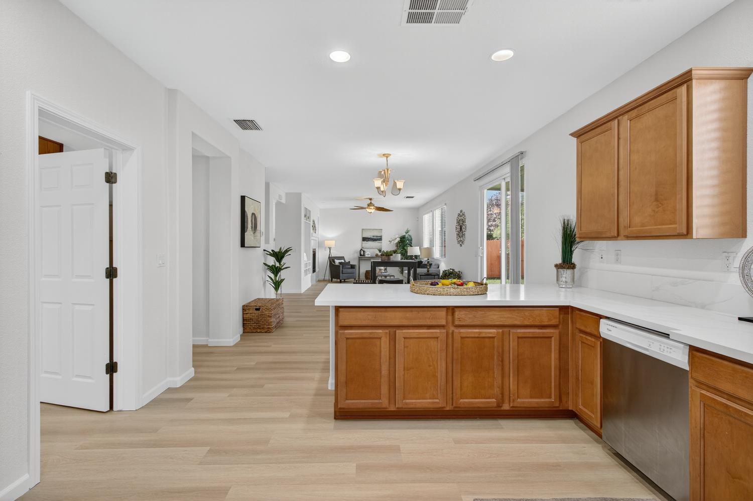 668 WHITFIELD Lane
